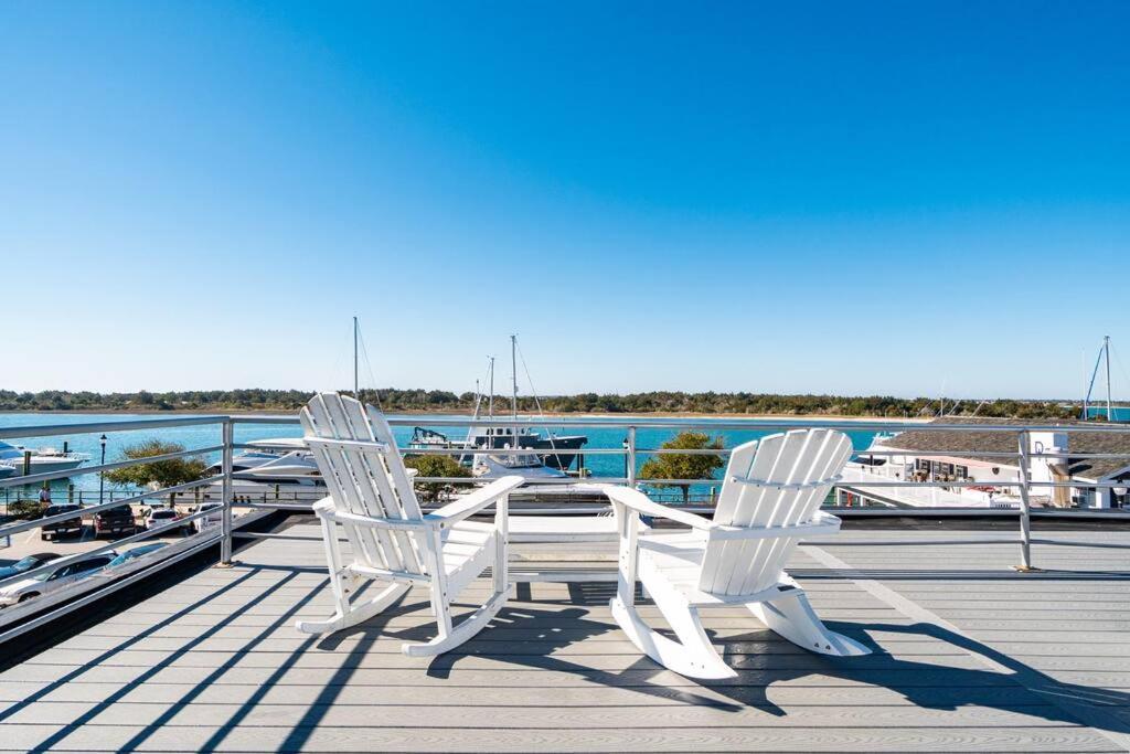Why Knot Getaway...Rooftop With Waterview! Unit D Beaufort Extérieur photo