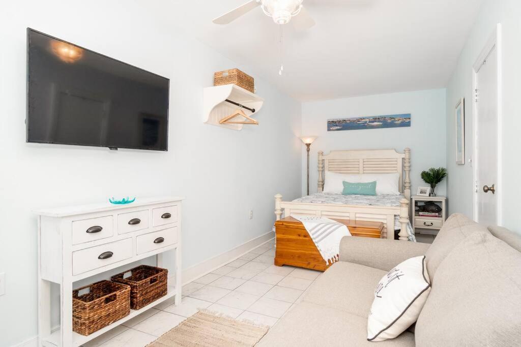 Why Knot Getaway...Rooftop With Waterview! Unit D Beaufort Extérieur photo